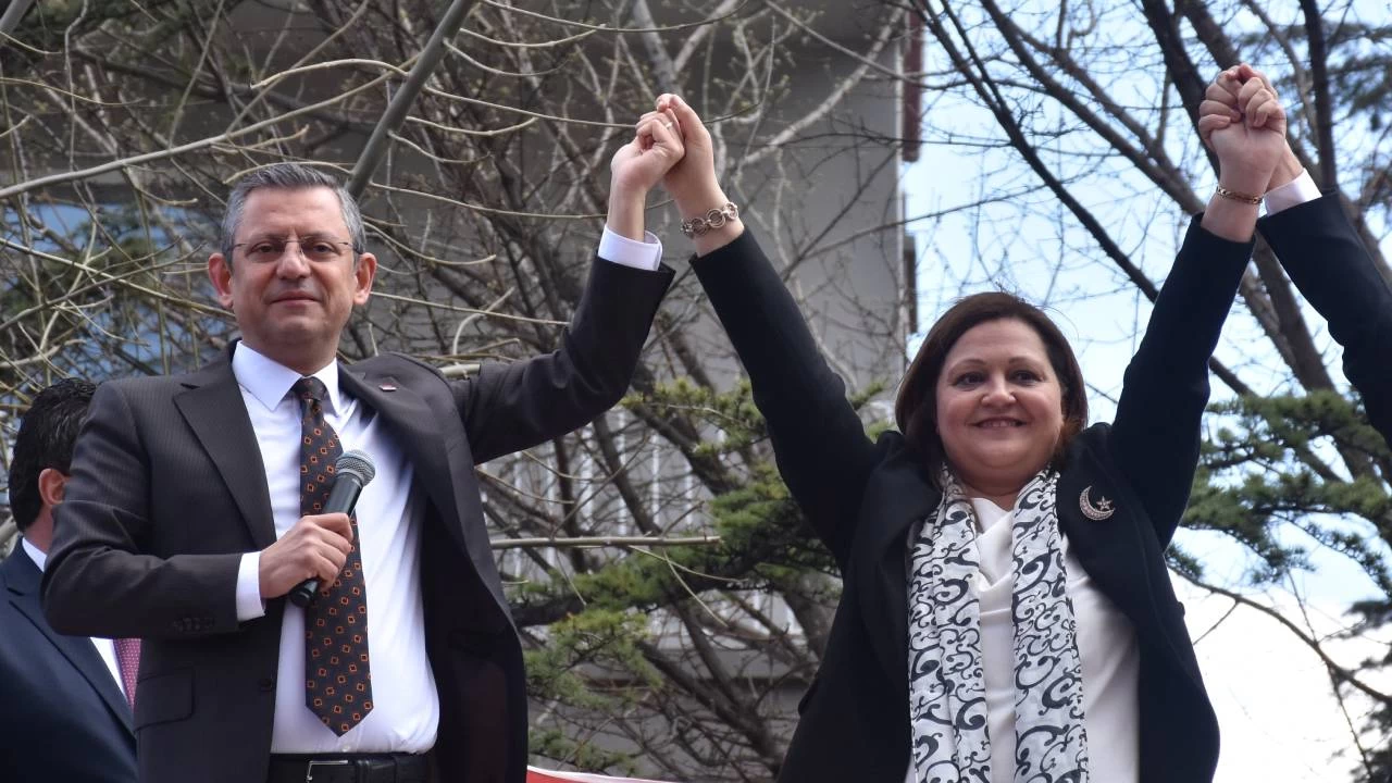 Özgür Özel 'dil sürçmesi' dedi, Burcu Köksal yalanladı