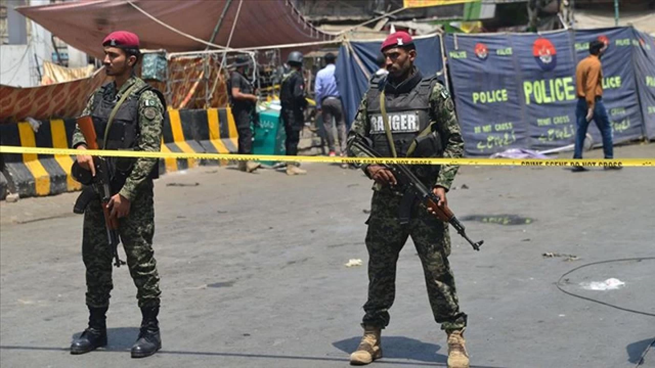 Pakistan'da düzenlenen bombalı saldırıda 5'i Çinli 6 kişi öldü