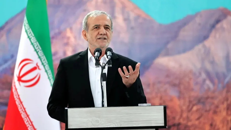 Peze�kiyan: '�ran halk�n�n direni�i �srail'in hedeflerini bo�a ��kard�'