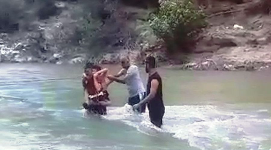 Piknik yaparlarken sular y�kseldi
