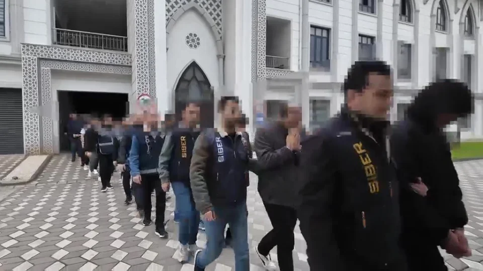 Sahte kripto a��na darbe: 24 ��pheli yakaland�, 19 tutuklama