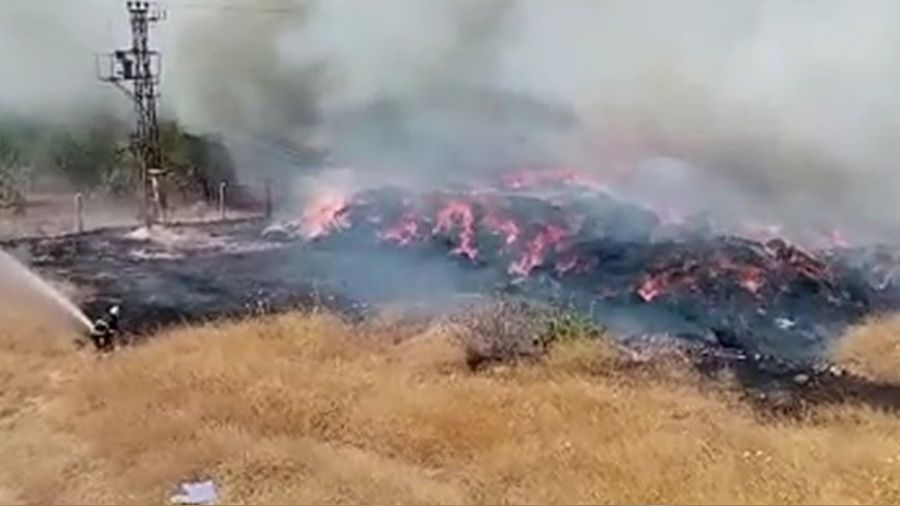 Şanlıurfa'da 100 ton saman küle döndü