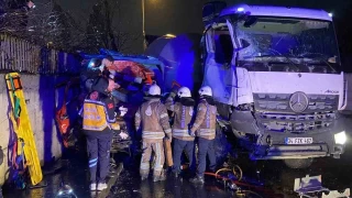 Sarıyer'de beton mikseri karşı şeritten gelen kamyonete çarptı: 1 ağır yaralı