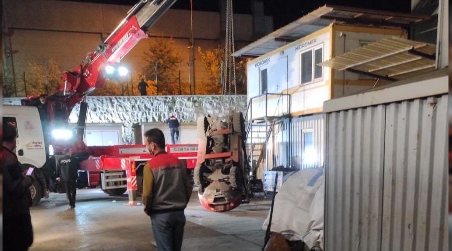Sincan'da bir i��i Forklift'in alt�nda kald�