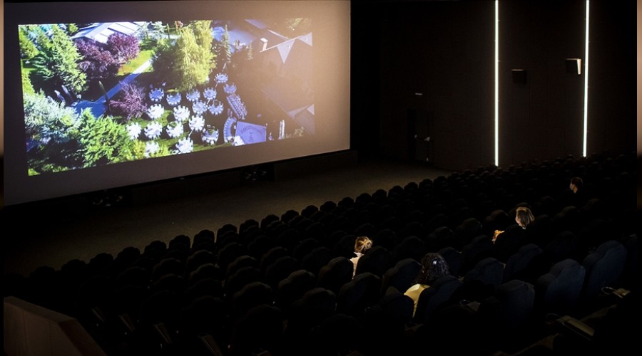 Sinema salonlar�na destekle geliyor