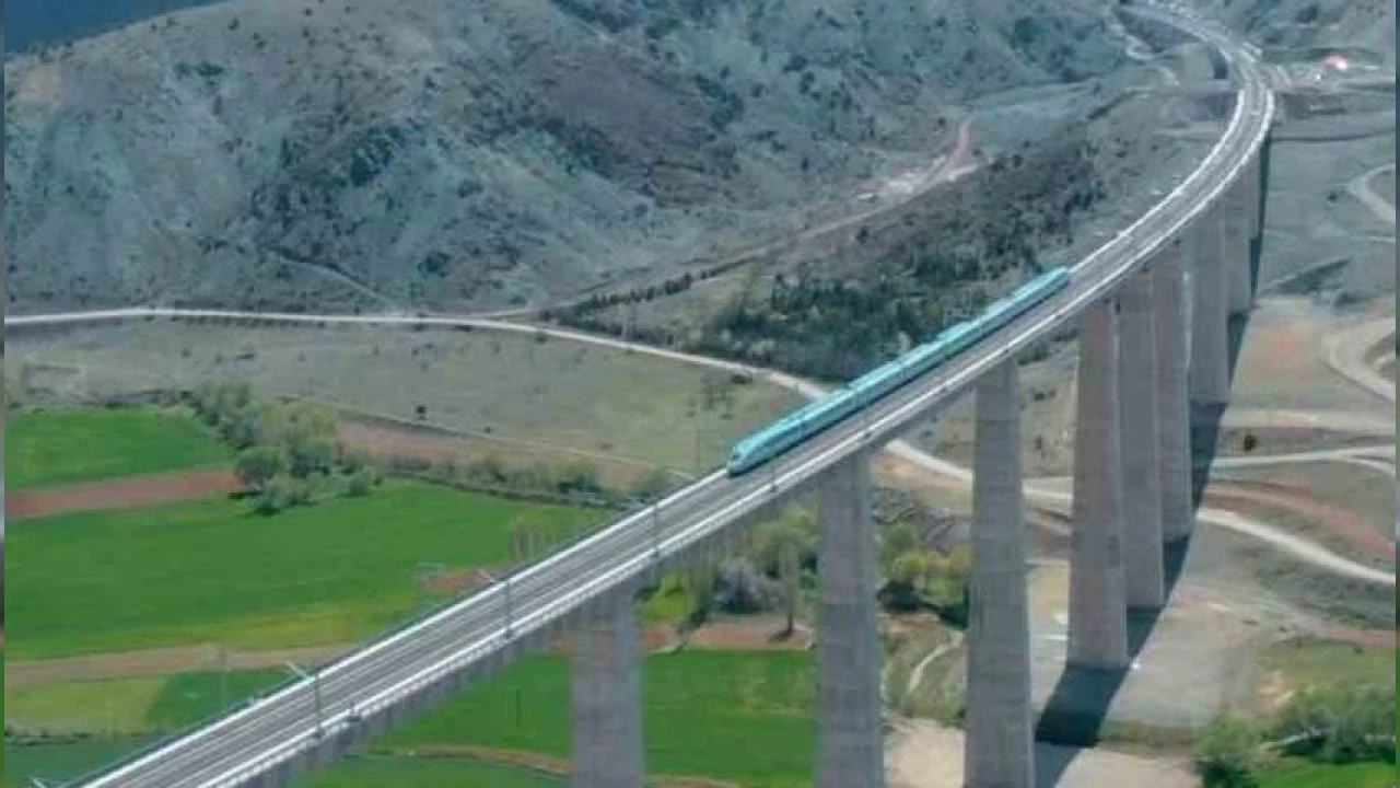 Sivas-İstanbul yüksek hızlı tren seferleri başlıyor