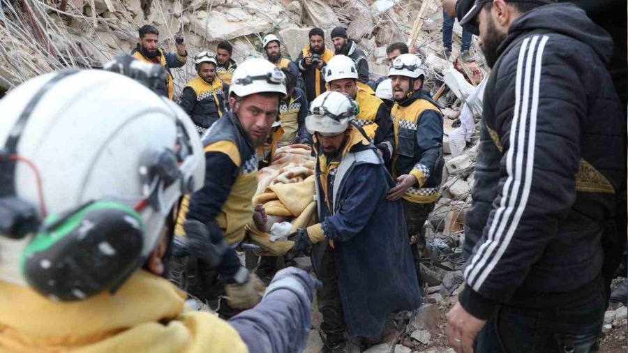 Suriye'de depremdeki can kayb� bin 250'ye ula�t�