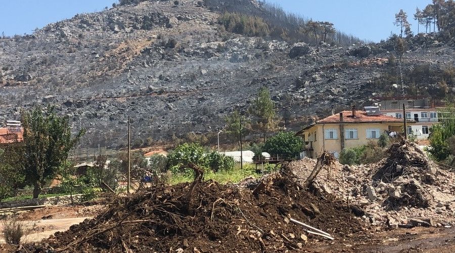 S�t��ler'deki yang�n b�y�k �l��de kontrol alt�na al�nd�