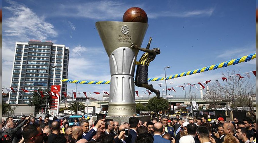 Tarihi ba�ar�ya an�t