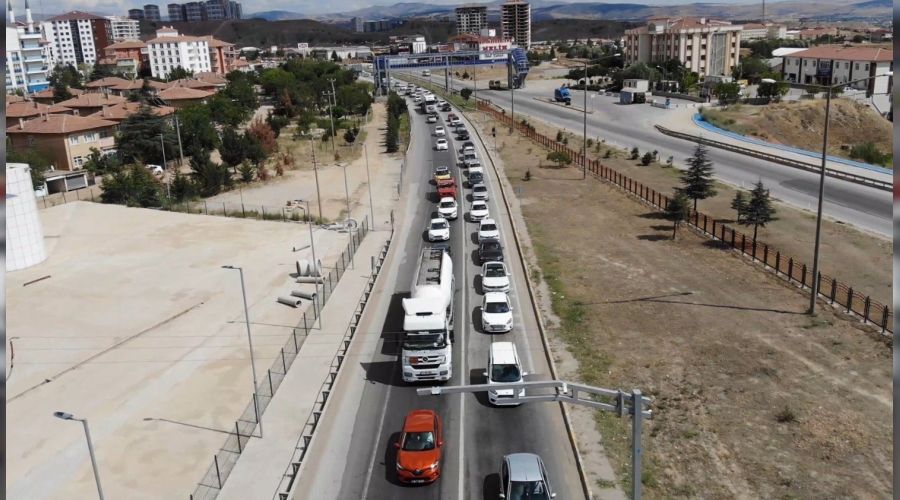 Tatilcilerin çileli geri dönüş yolculuğu