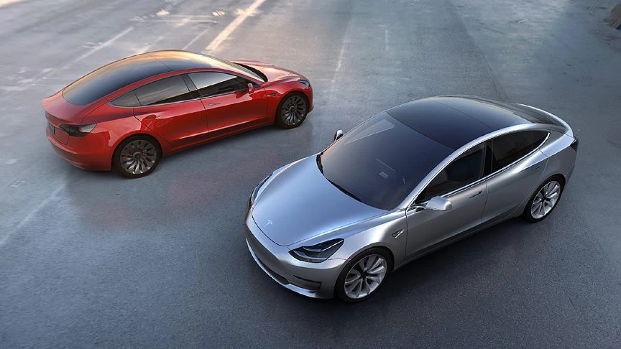 Tesla öyle bir balon ki!