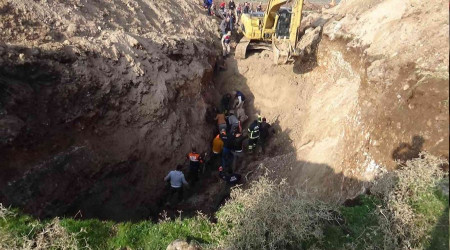 Toprak altında kalan 2 işçi hayatını kaybetti