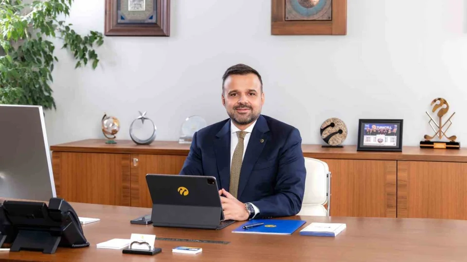 Turkcell'den yılın ikinci çeyreğinde 5,2 milyar TL net kâr