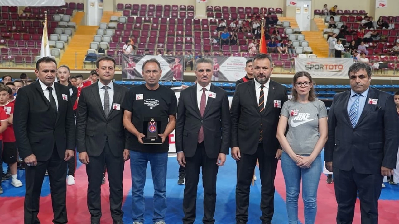 Türkiye Yıldızlar Takım Karate Şampiyonası başladı
