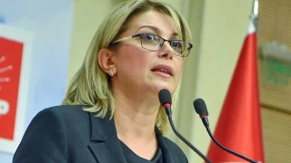 'T�rkiye�de kad�n olmak yoksullu�a mahkum olmak demektir'