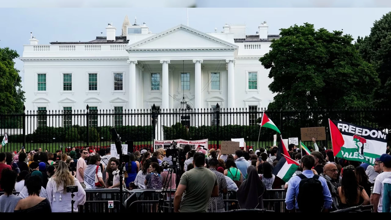 Washington'da binlerce g�stericiden Biden'a uyar�