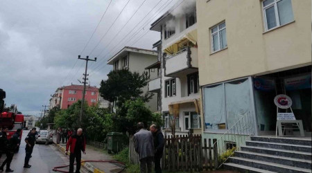 Yatak odasındaki bilgisayar yangın çıkardı