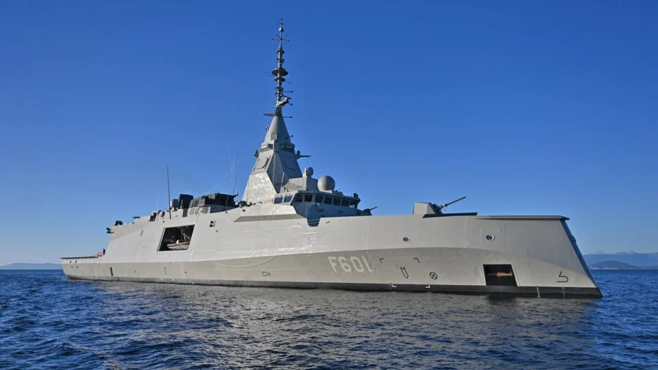 Yunanistan, GKRY'ye 2 f�rkateyn ve 2 sava� u�a�� g�nderecek