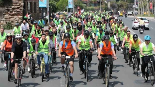 Y�zlerce ki�i Sumud filosuna destek i�in pedal �evirdi