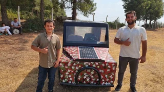 13 yanda, gne enerjisi ile alan arazi arac yapt