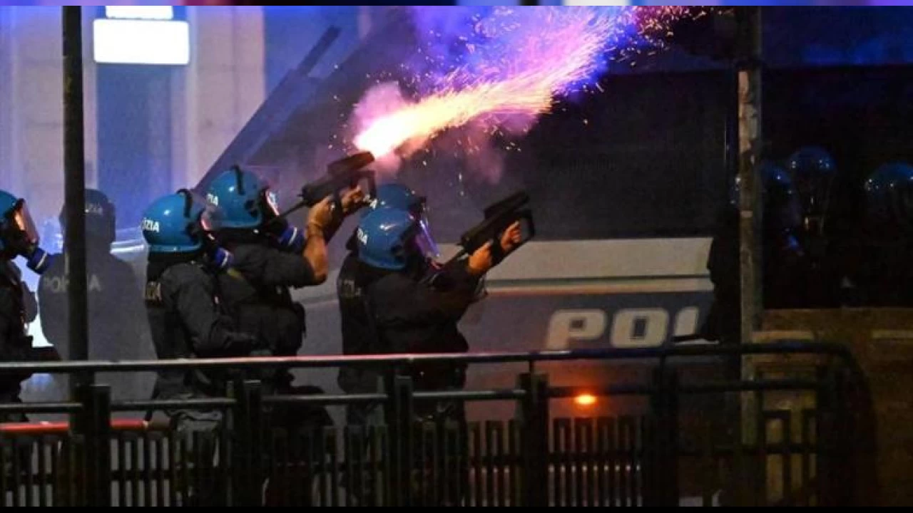 15 ki�i yaraland�