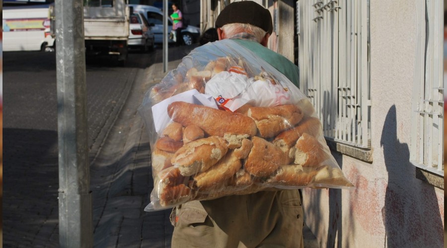 1.5 milyar ekmek pe gidiyor