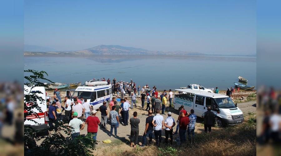 2 kişi gölde boğuldu