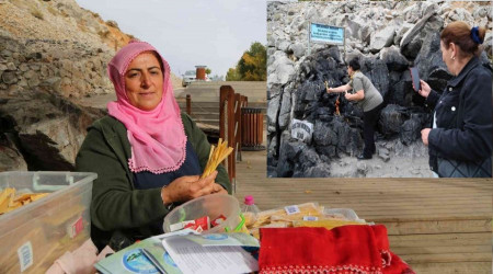 25 yıldır çıra satarak evini geçindiriyor