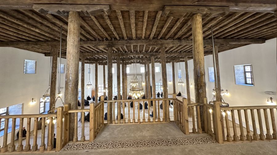 6 asırlık cami yeniden ibadete açıldı