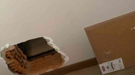 60 bin dolara satışa çıkarılan saati duvarı delerek çaldılar