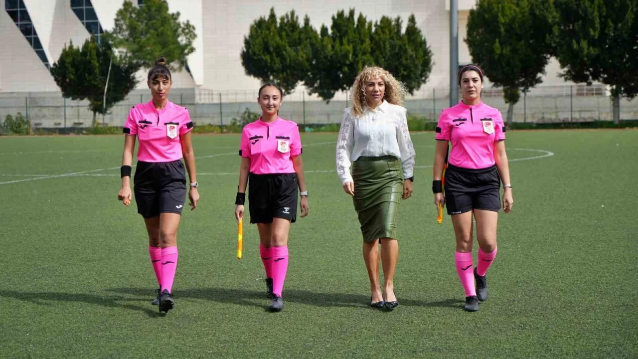 8 Mart �ncesi kad�n hakemler konu�tu!