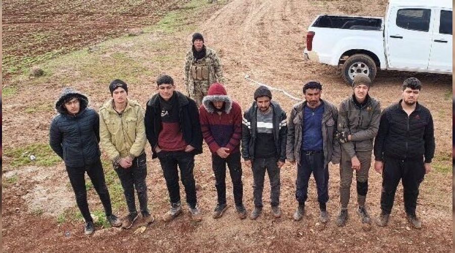 93 göçmen Suriye'den Türkiye'ye geçerken yakalandı
