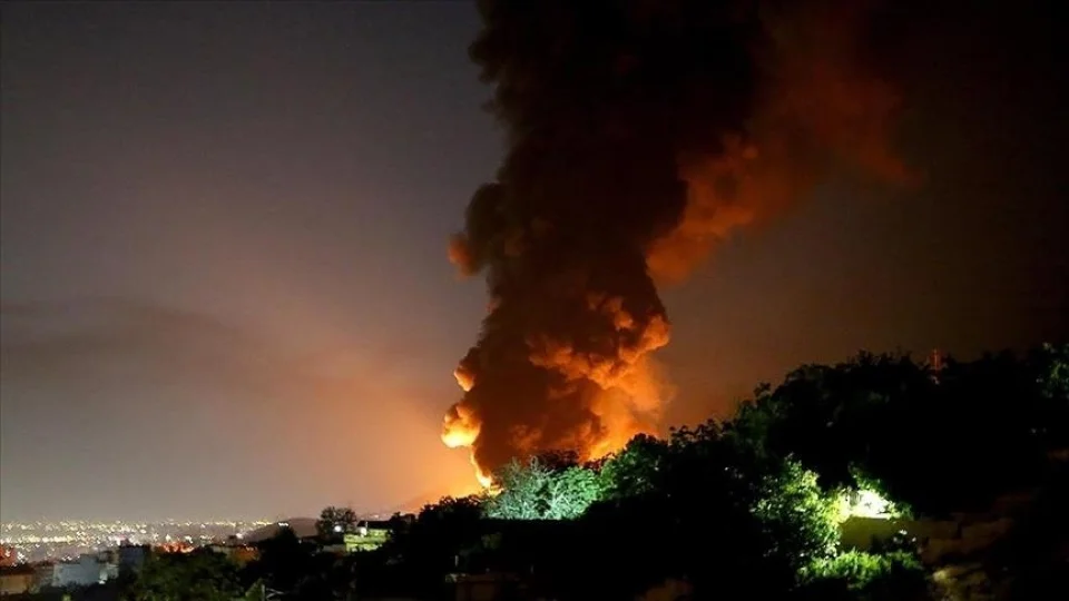 ABD ve �srail �ran'a sald�rd�. Tahran dahil bir�ok �ehirde patlama sesleri duyuldu