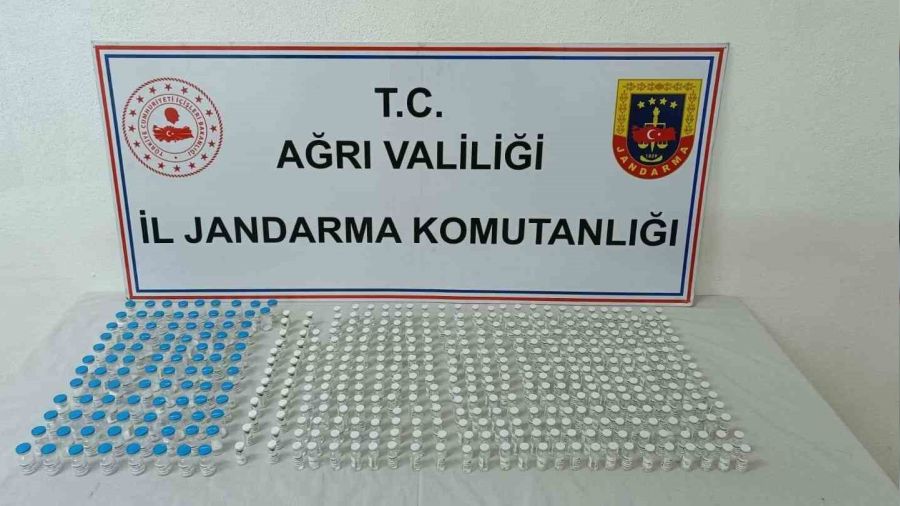 Ağrı'da 1 milyon liralık kaçak botoks malzemesi ele geçirildi