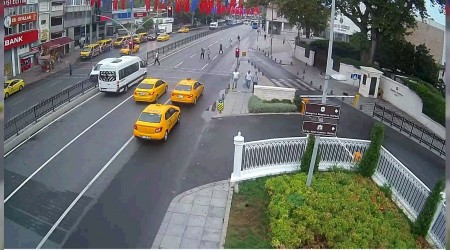 Alkollü sürücü engelli kıza çarptı