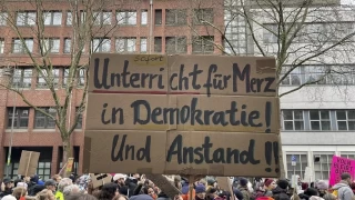 Almanya'da aşırı sağa protesto