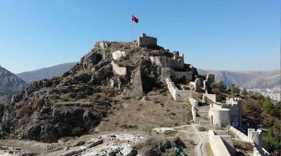 'Amasya Kalesi'nden tarih fışkırıyor