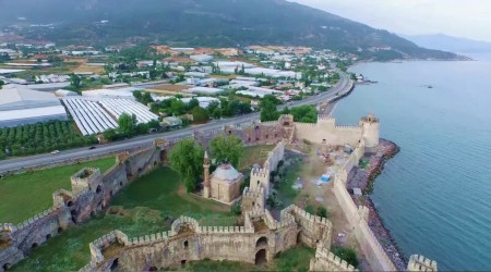 Anamur'da kargir ev ve tarla satılacak