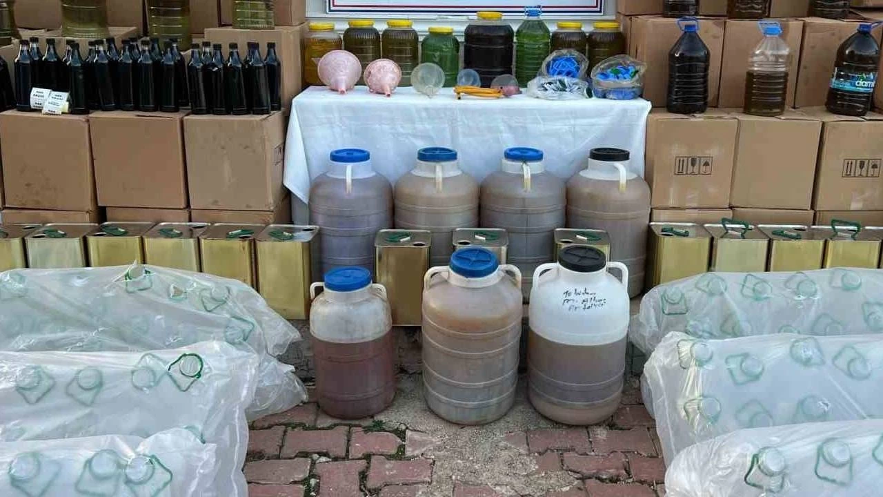 Antalya'da 3,5 ton sahte zeytinya�� ele ge�irildi