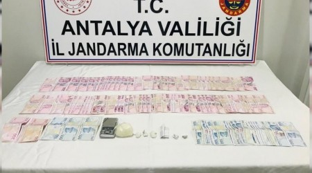 Antalya'da uyuturucu operasyonu: 4 gzalt