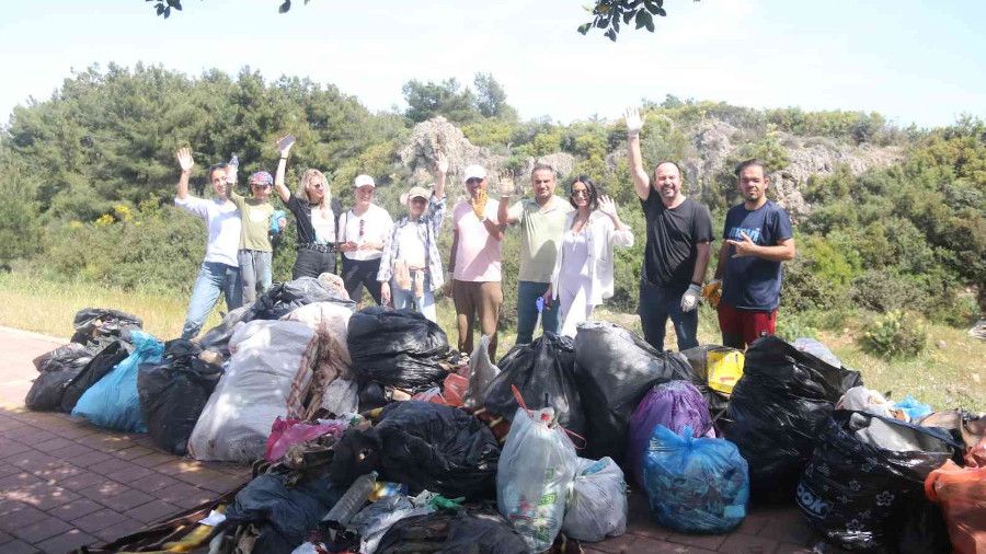 Antalya'nn ormanlarna Rus ve Ukraynal kadnlarn eli dedi