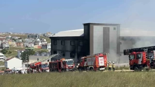 Arnavutky'deki terlik fabrikasnda kan yangn sndrld