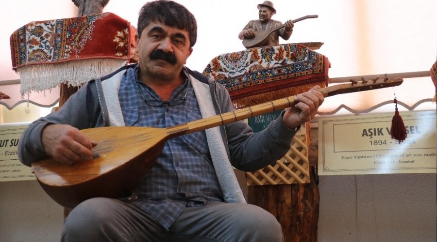 Aşık Veysel'in sazını 100 bin dolara satmadı