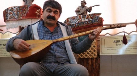 Aşık Veysel'in sazını 100 bin dolara satmadı