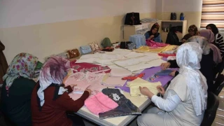 At�k kuma�lar kad�nlar�n ellerinde yeniden �ekilleniyor