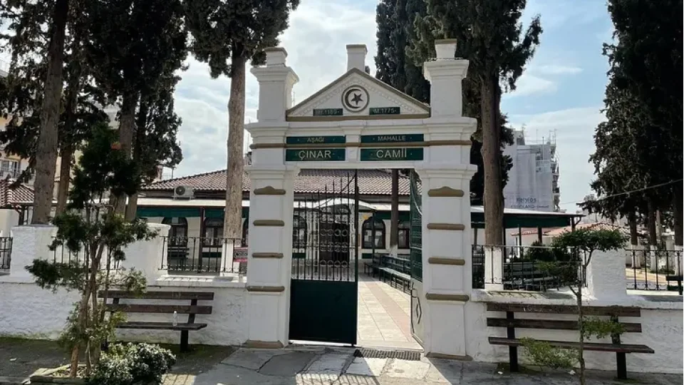 Avrupa Milletleri Federal Birliği (FUEN), Yunanistan'a Batı Trakya Türk Azınlığı'nın dini özerkliğine saygı göstermesi ve Türklerin kendi müftülerini seçme hakkını ihlal etmemesi çağrısında bulundu