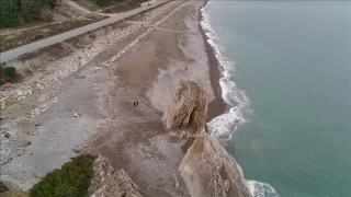 Ay dünyaya kütleçekim kuvveti uygular
