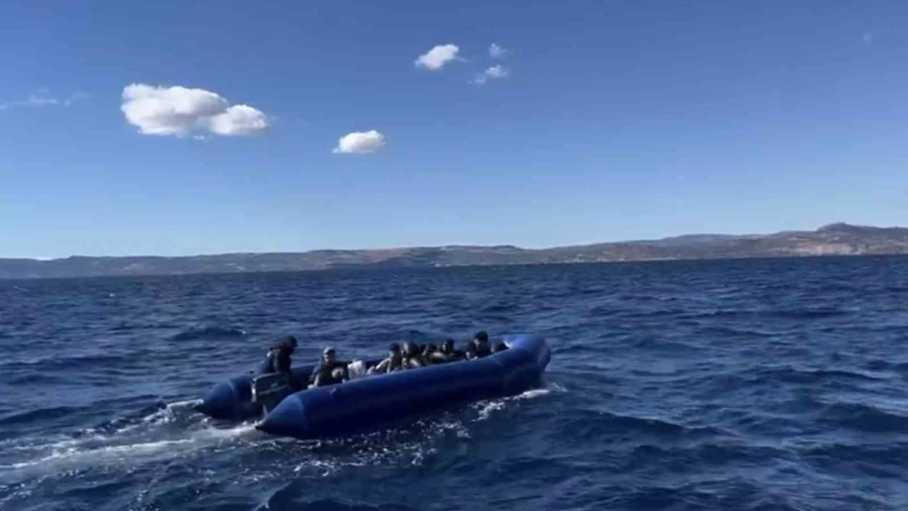 Ayvacık açıklarında 15 kaçak göçmen daha yakalandı