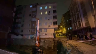 Bah�elievler'de iki binan�n zemininde ��kme: 20 daire tahliye edildi