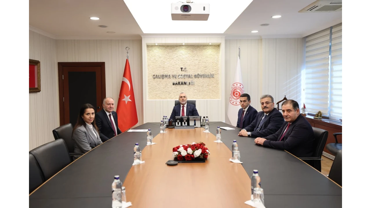 Bakan Işıkhan, Asgari Ücret Tespit Komisyonu'nda yer alan tarafları kabul etti